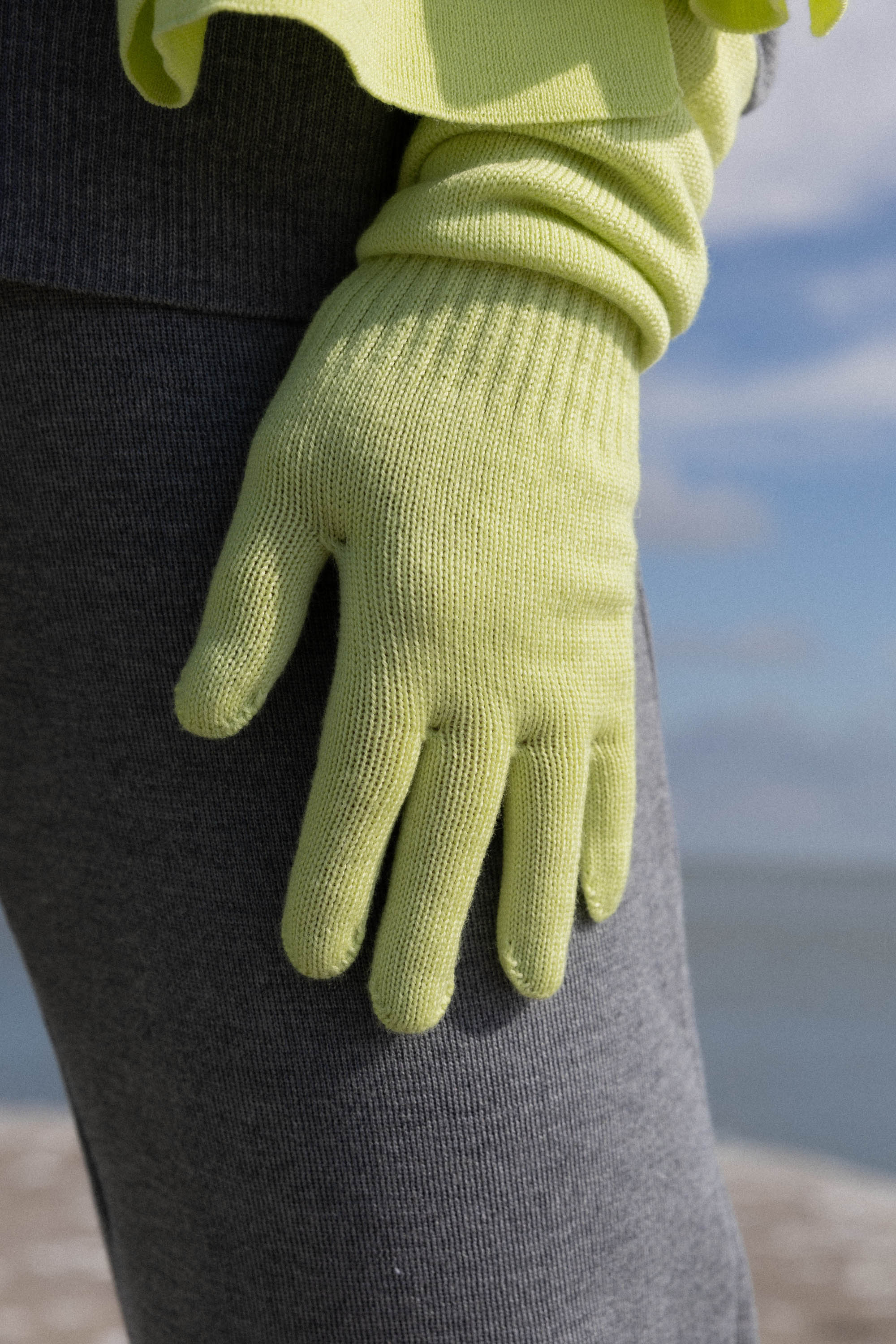 Via 100% Merino Gloves Limone *NEW IN*