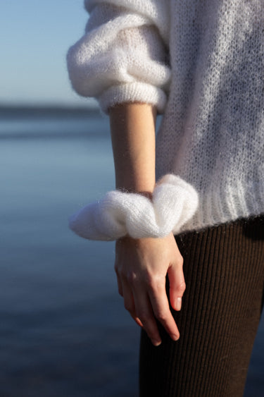 Melody Mohäär Scrunchie Valge