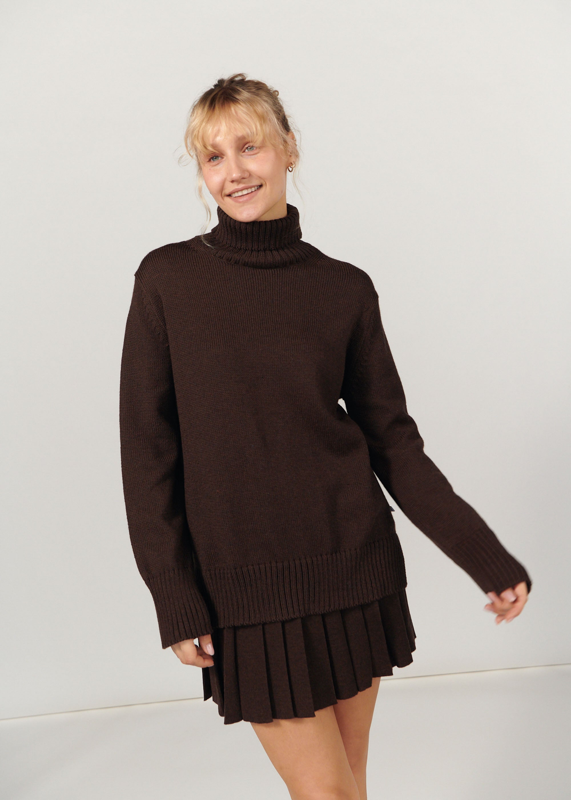 Morbido 100% Merino Turtleneck Chocolate